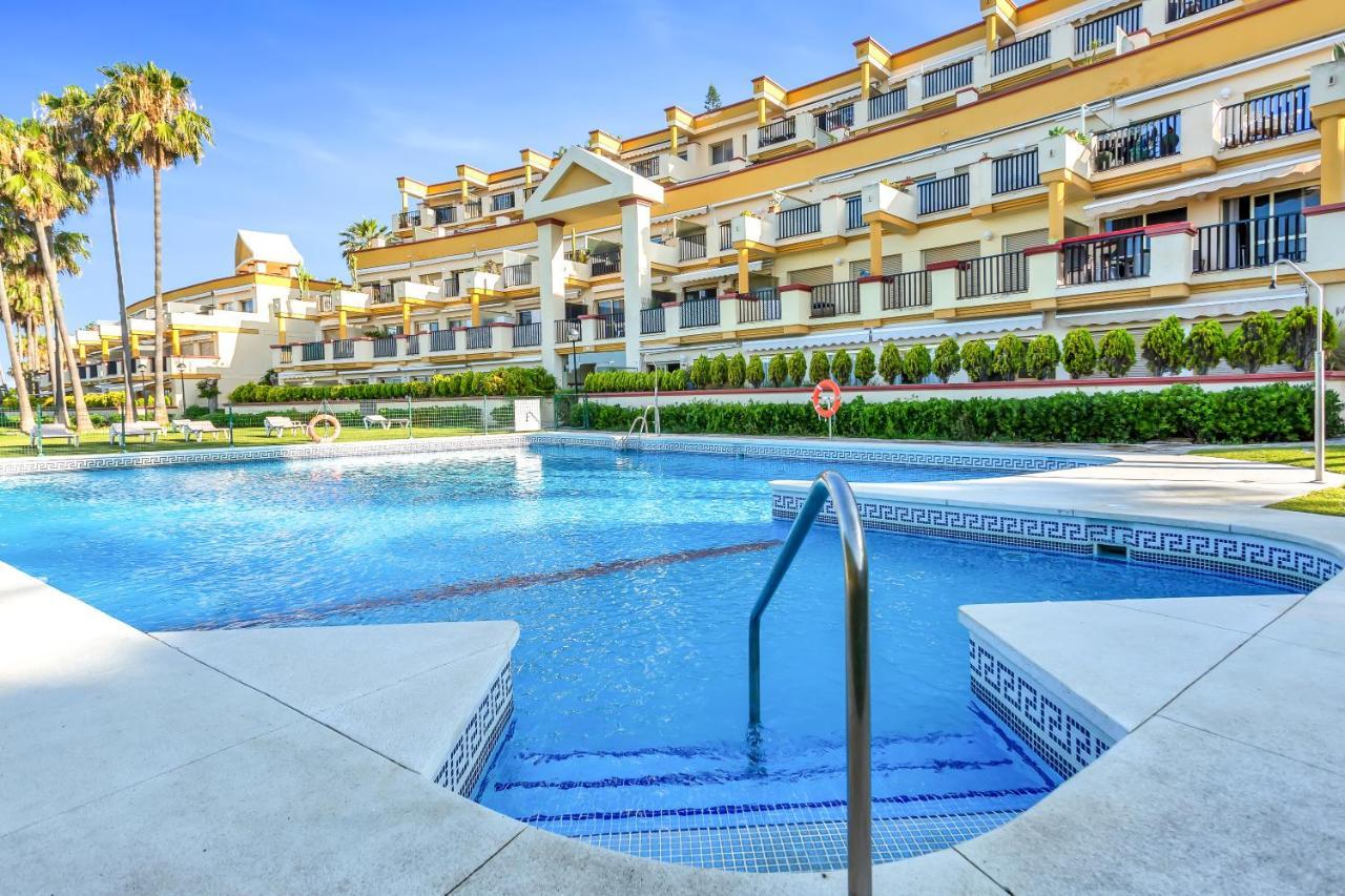 Super2Beachfront Μαρμπέλλα Εξωτερικό φωτογραφία