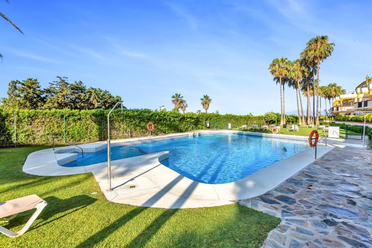 Super2Beachfront Μαρμπέλλα Εξωτερικό φωτογραφία